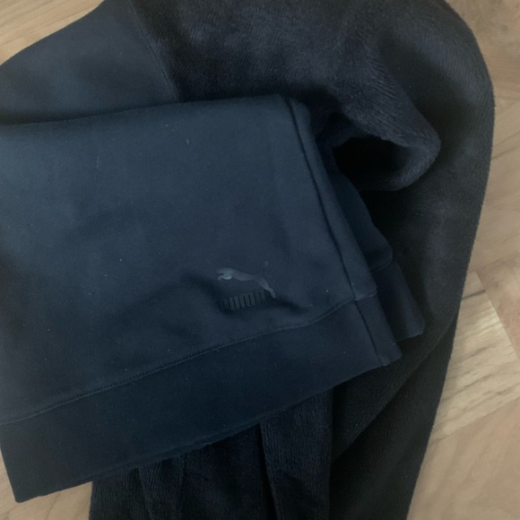 Oversized Velvety Hoodie: Puma - Picture 7 of 13